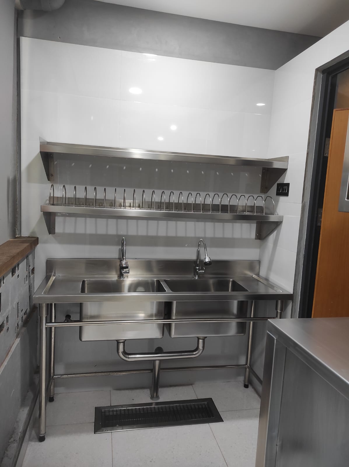 Double sink stainless kitchen set